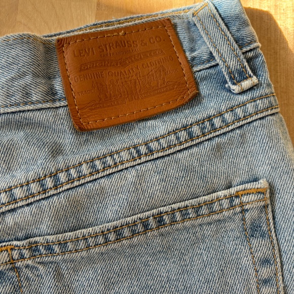 Levi A- Line Shorts Cuffed - Picture 2 of 8